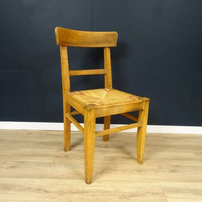 Chaise paillée toute simple - Le palais des bricoles