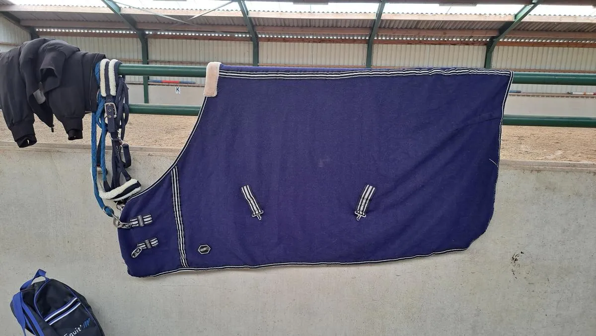 Couverture QHP 145 bleu roi