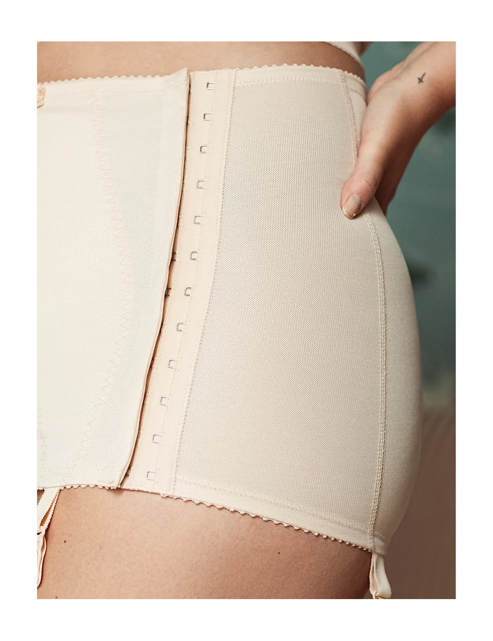 Gaine à jarretelles Beige 5014