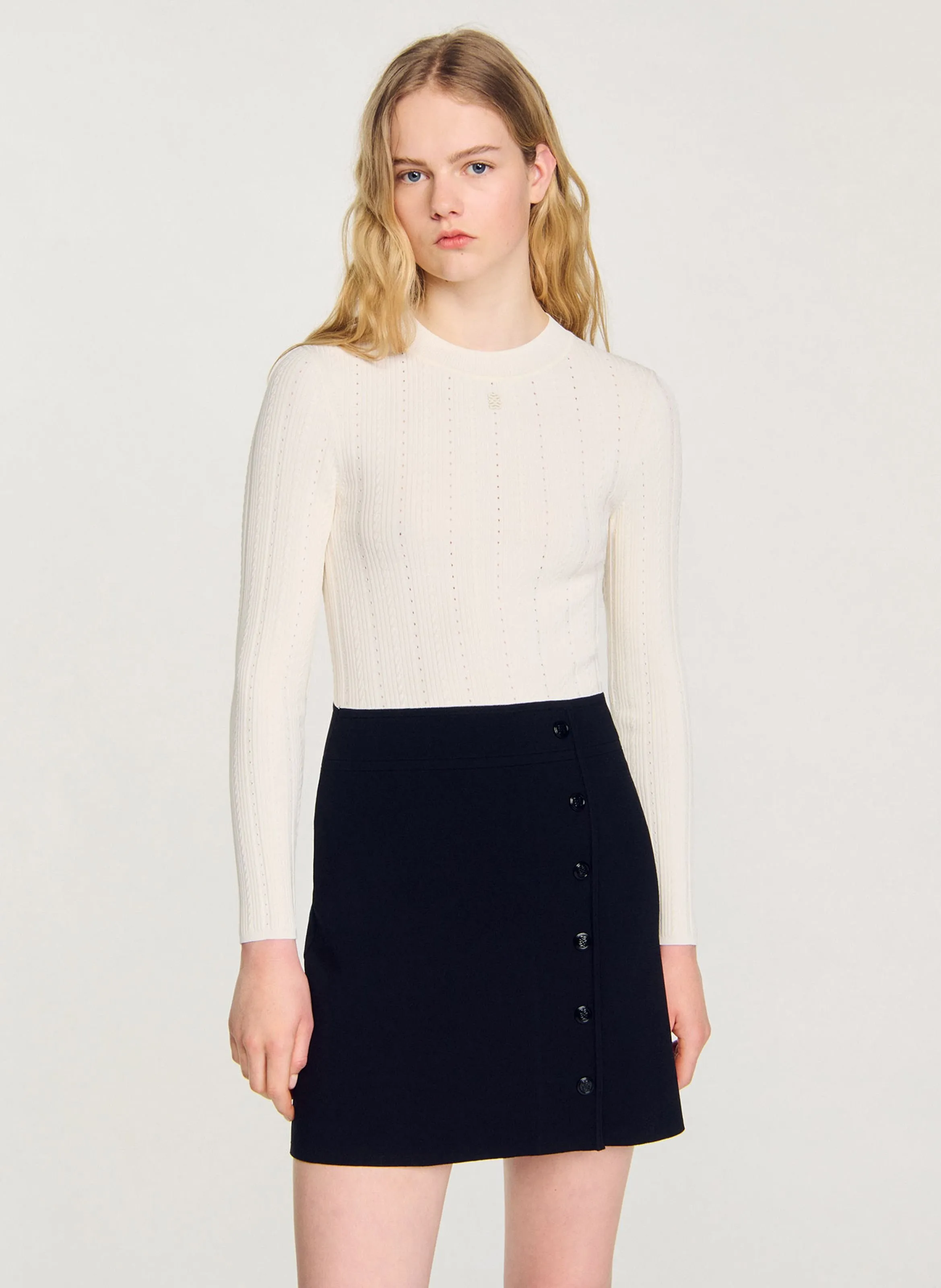 ROBE COURTE MANCHES LONGUES EN MAILLE - SANDRO pour FEMME | Printemps