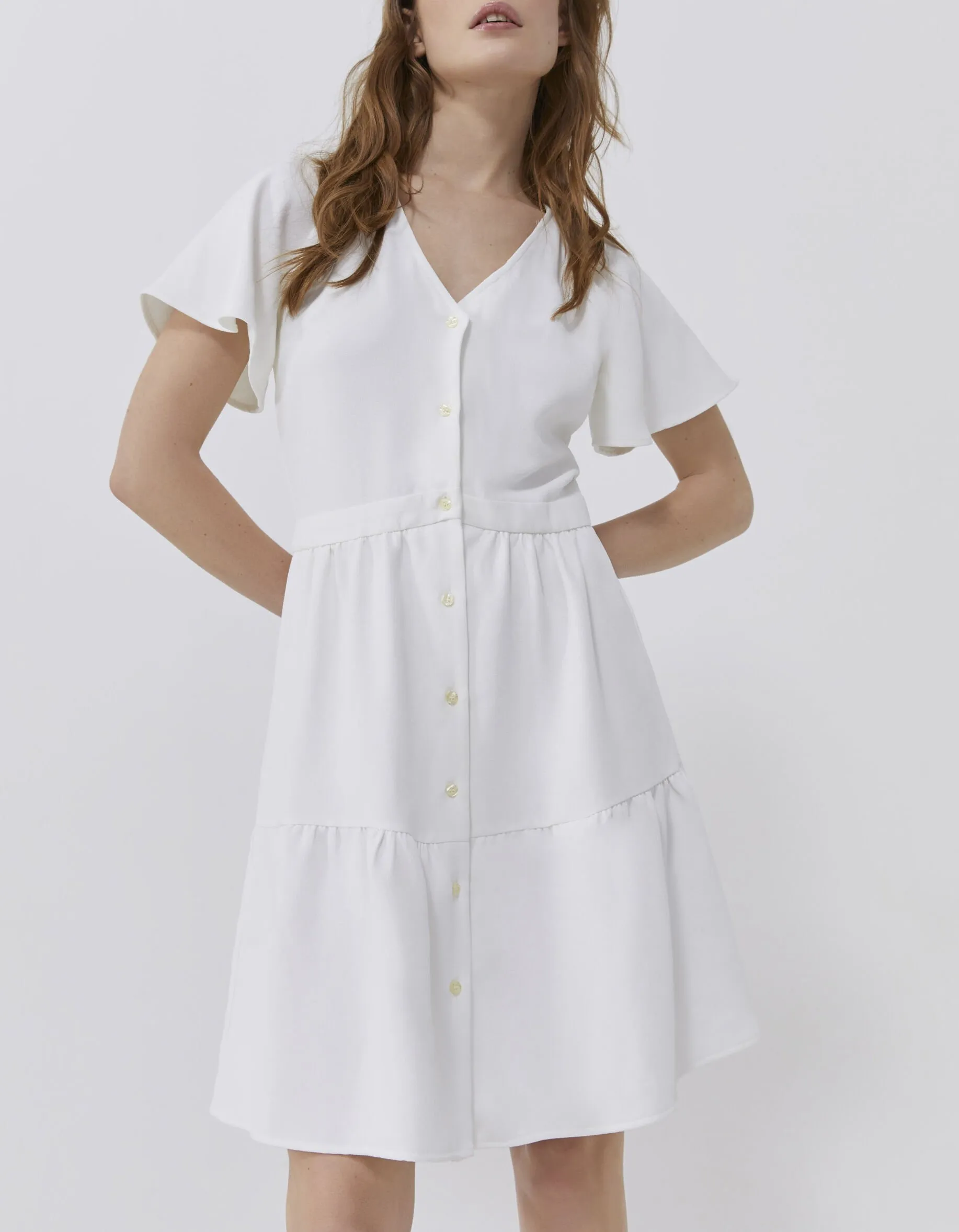 Robe écrue encolure V boutonnée devant Femme